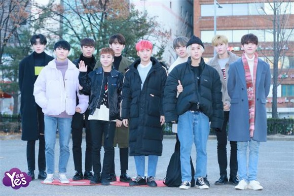 Pentagon、KARD、ASTRO等亮相《Music Bank》上班路