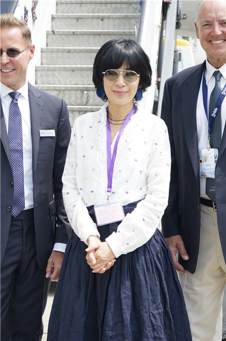 〈Yes 香港现场〉吴君如出席眼科飞机医院活动 盼带女儿一同参访