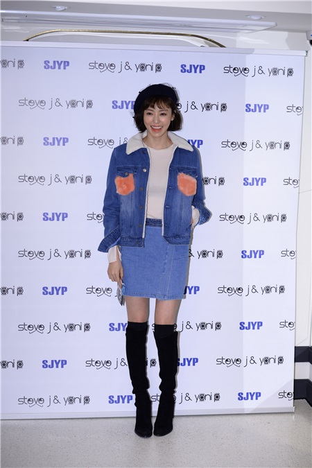〈Yes首尔现场〉李多熙牛仔短裙采长靴 甜美邻家女孩造型亮相