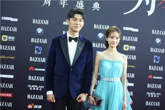2017芭莎明星慈善夜在京盛大举行 数百位明星共用盛宴