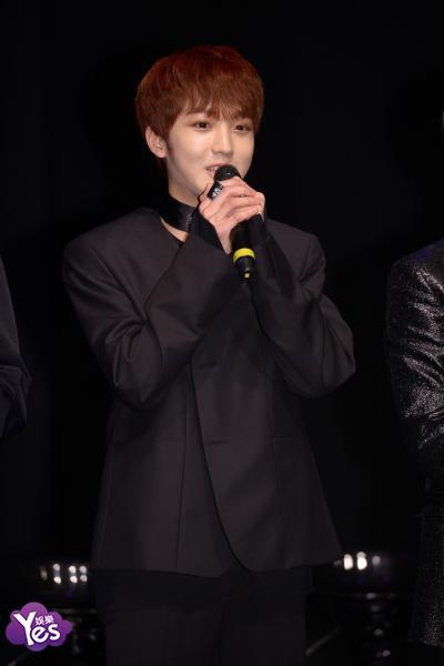 〈Yes 首尔现场〉UP10TION举办showcase 10位成员齐聚帅气亮相
