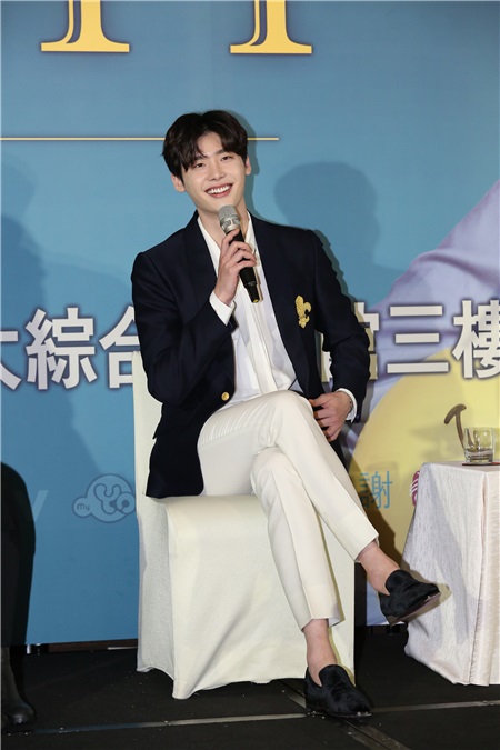 李锺硕来台 分享拍摄《W-两个世界》趣事