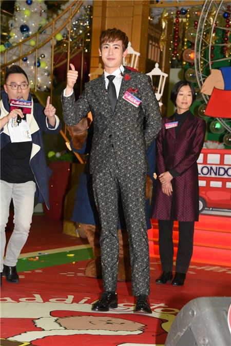尼坤慈善签唱会