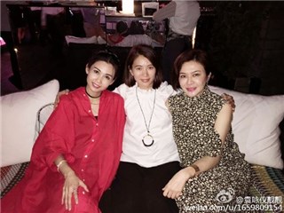 冻龄女神再添一对  关之琳 邱淑贞多年後合体 美丽依旧