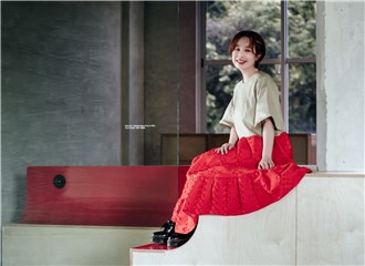 林以乐《小花计划》初体验   《地板内早餐》大胆赴美术馆录音拍MV
