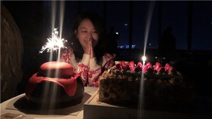 蔡雅同剧组庆生 获老板陈坤探班