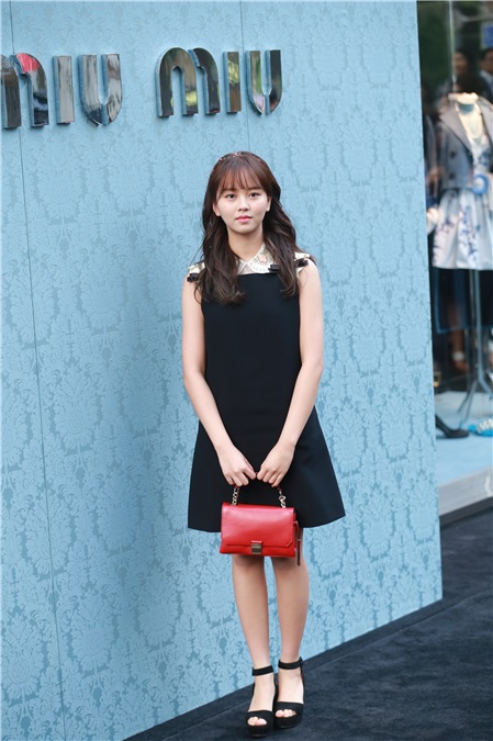 少女时代Tiffany、韩孝周、李洙赫等出席某品牌店开业纪念活动