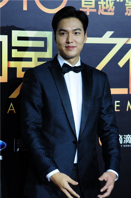 〈Yes 上海现场〉2016微博电影之夜红毯  众星齐聚养眼十足