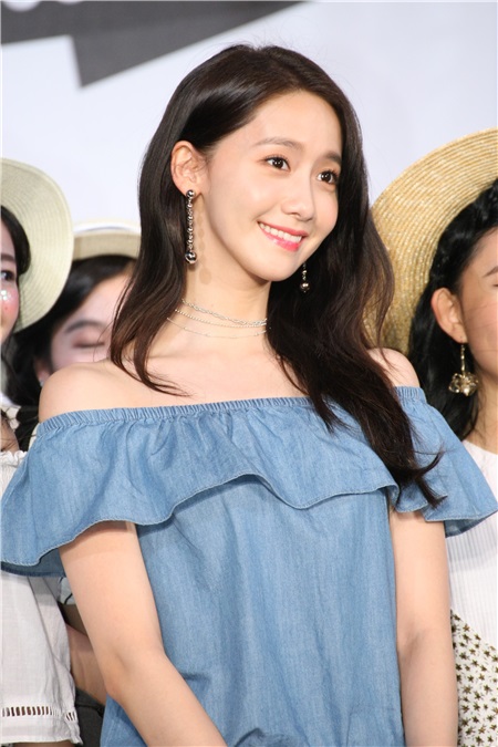 韩星润娥为H:CONNECT走秀