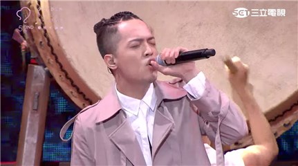 金钟52／男歌手开场频走音 网友批「在唱什么？」