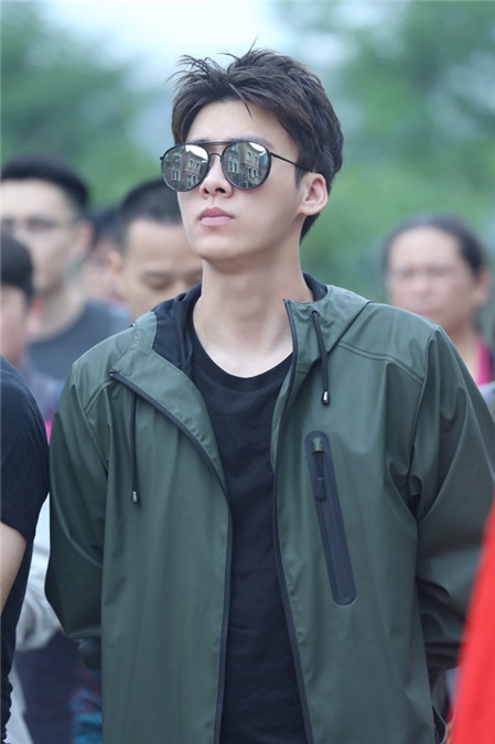 李易峰突破挑战烧脑大戏 搭档廖凡拼演技引期待