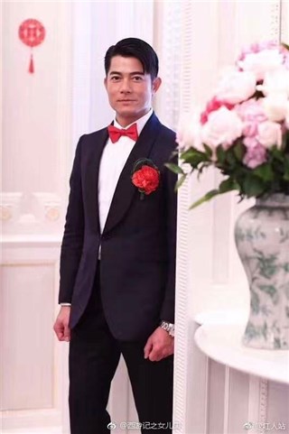 (郭富城的新郎装扮超帅气 图/翻摄自西游记之女儿国微博)