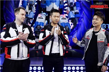 明星经理人沈涛与战队成员