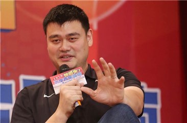 偶遇野生姚明 9岁爱女身高惊人「目测170公分」