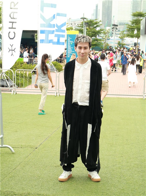 黎明、王祖蓝、张敬轩等出席观看首次《电动方程式赛车》大赛