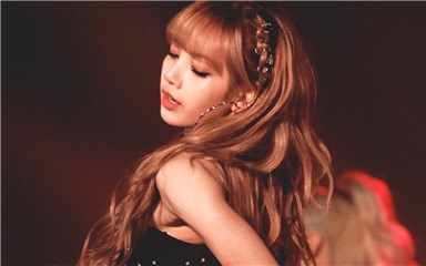 BLACKPINKLisa即将个人出道  YG官方Rosé和Lisa各自solo曲准备中