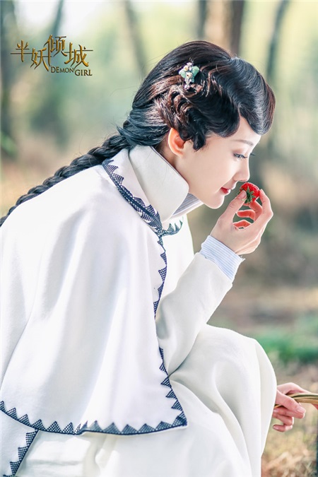 《半妖倾城》首周破2亿 李一桐变身乖巧儿媳