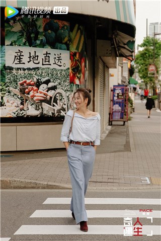 阿雅在日本街头