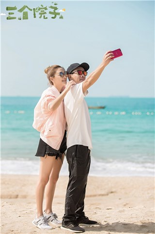 陈小春应采儿海边漫步