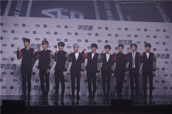 SF9举办回归ShowCase