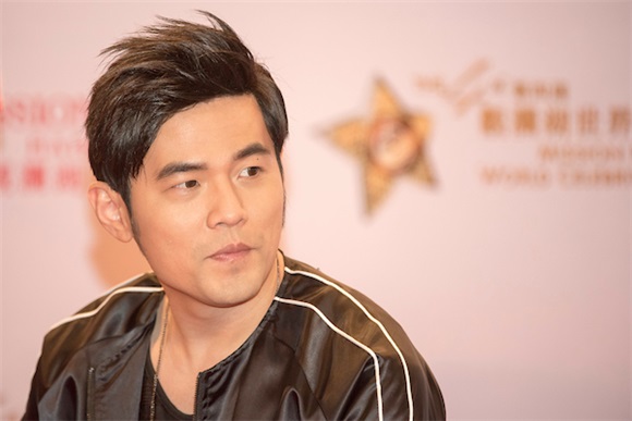 〈Yes 海南现场〉周杰伦出席观澜湖世界明星赛 酷黑夹克超帅气