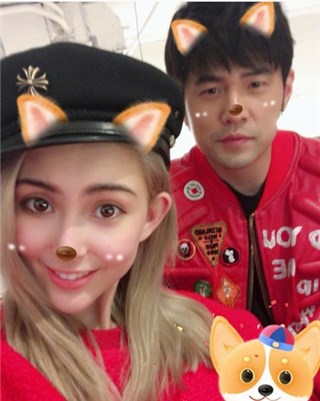 周杰伦带家人游玩欧洲恩爱秀不断 粉丝：我伦释放天性了