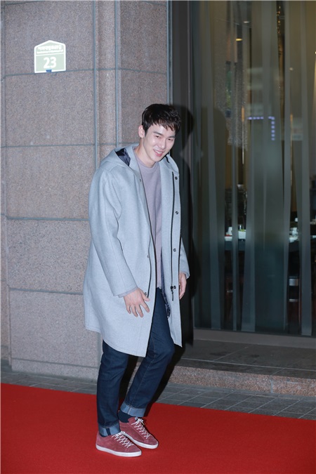 徐玄振、柳演锡、金旻载、陈京等出席《浪漫医生金实福》终映宴