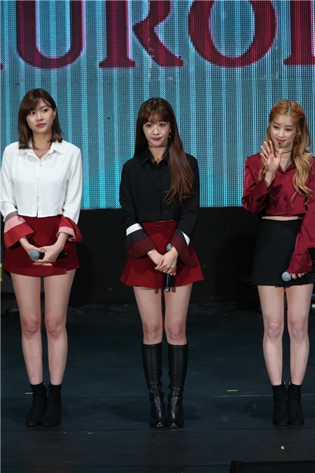 韩国女团APINK开演唱会