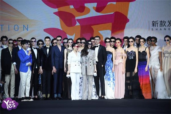 〈Yes 上海现场〉范冰冰帅气西装助阵自创品牌 坦言终於实现了长久的梦想
