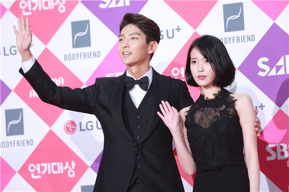 2016sbs演技大赏举行 朴信惠、李准基、IU、李敏镐等出席红毯