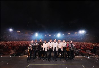 五月天《诺亚方舟10周年进化复刻限定版演唱会》圣诞夜继续航行