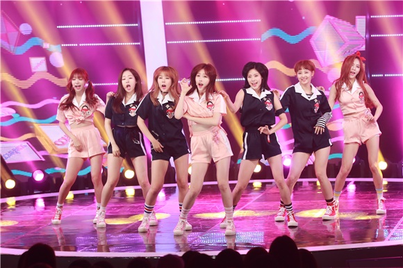 SBS音乐节目《THE SHOW》 SPICA、9MUSES A、I.O.I等带来精彩舞台