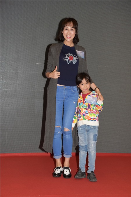 周杰伦、赖雅妍、黄远出席电影《一万公里的约定》首映礼