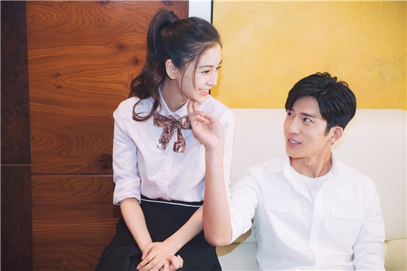Angelababy少女力Max 与井柏然现场互撩