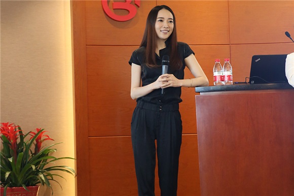 姚婷婷「三无」青春电影出众异彩 被评女神导演引热议