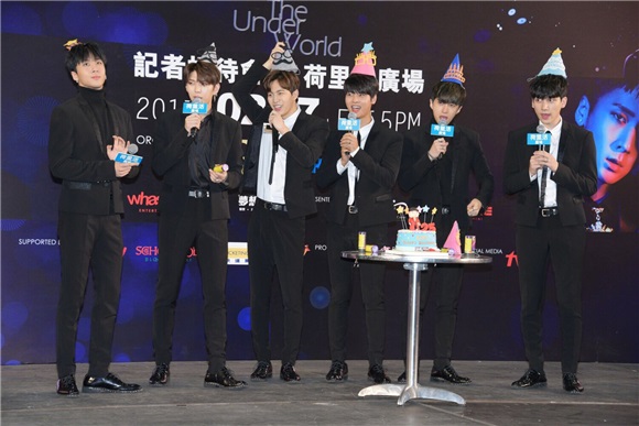 韩国男团VIXX举行演唱会记者会