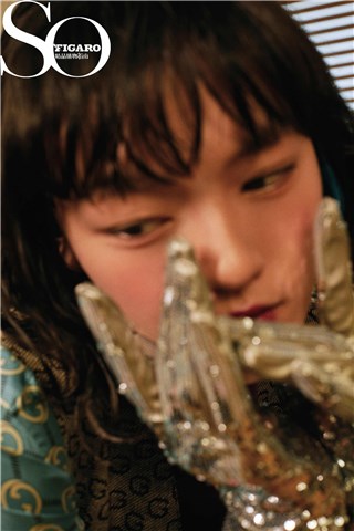 文淇新封面开运红妆容出镜！时光机少女慵懒鬼马
