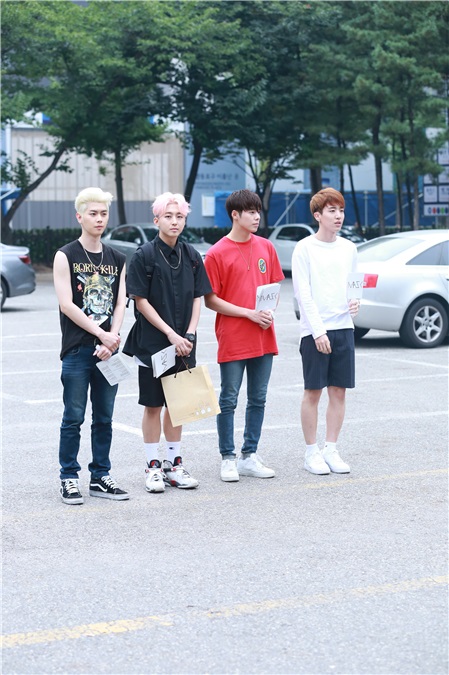 KBS2《音乐银行》彩排 EXO、VIXX、宇宙少女、I.O.I、泫雅等参加