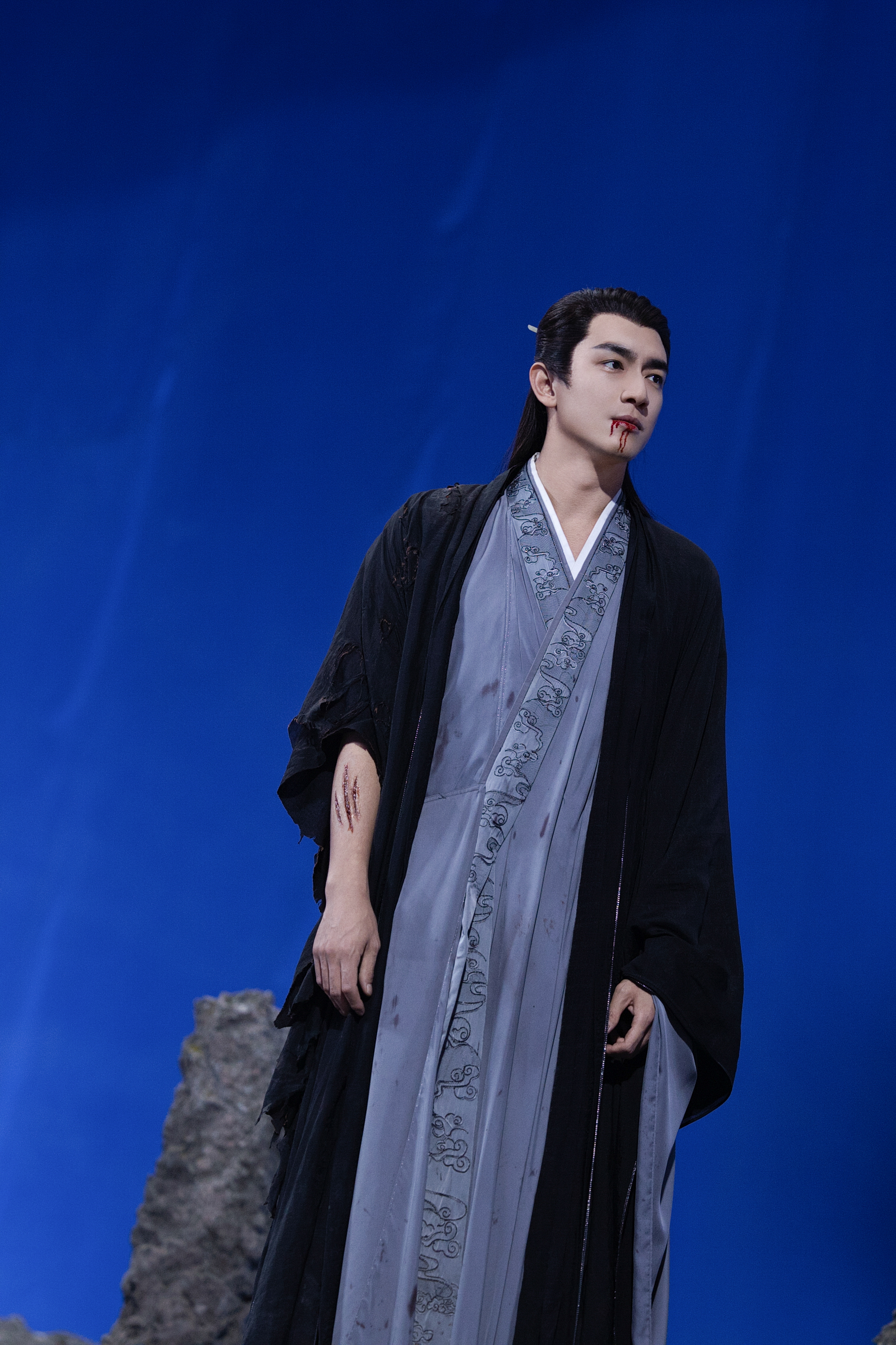 林更新《与凤行》热播   行止舍命护三界 神明陨落引热议