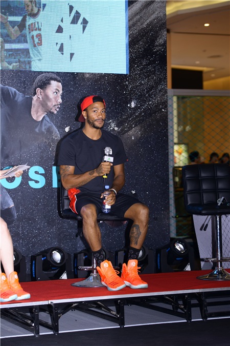 NBA球星德里克·罗斯与韩星HaHa Epik High等出席2016篮球大会决胜战活动