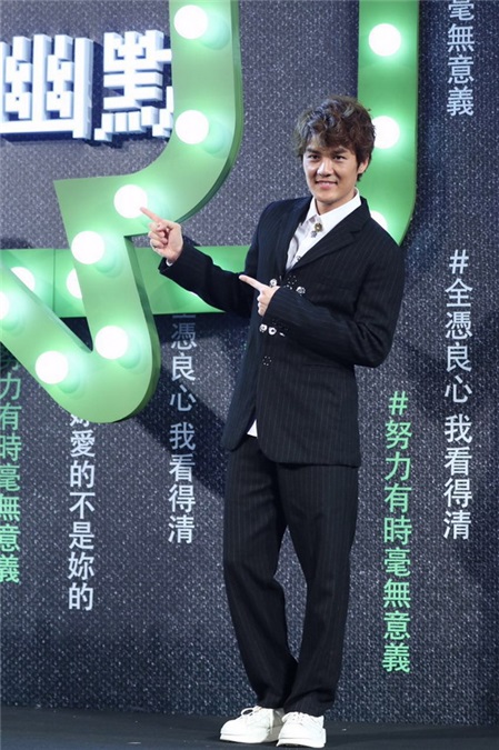 吴克群用音乐感叹《人生超幽默》 「人生观察家」笑看人生百态