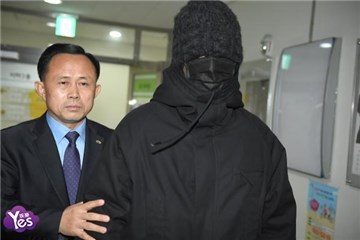 〈Yes 首尔现场〉TOP现身首尔履行兵役职责 以社会服务要员服完兵役