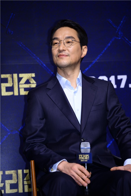 电影《监狱》举行制作报告会,导演罗贤 主演韩石圭、金来沅等出席