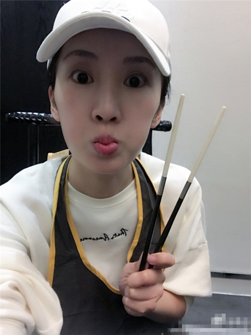 李念晒火锅照调侃「暴瘦传闻」 网友:真瘦了!