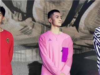 何奉天亮相《我们比谁都想赢》发布会 开启热血逐梦青春故事
