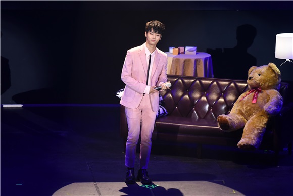 韩团VIXX队长N举办粉丝见面会