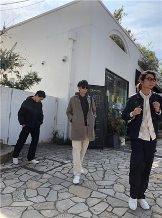 方Q“史上最会居家自得其乐的男人”！乱入宇宙人《要去高雄》MV跨时空旅行