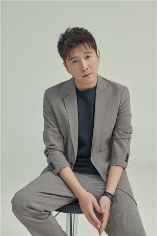 《完美关系》正在热播 实力演员马亮演绎精英海归