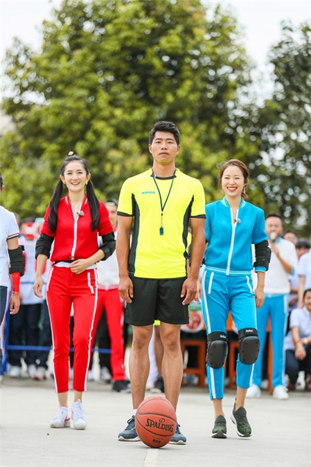 「全能小将」谢娜旋风来袭 篮球争霸再现绝杀?