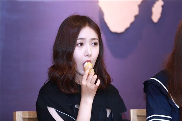 女团GFRIEND出席由台湾MTV综艺节目《我爱偶像》-playJ’s偶像周报
